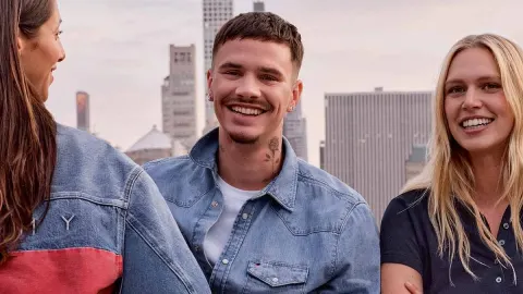 Romeo Beckham steals his father David's style in double denim as he models for new Tommy Hilfiger campaign — análisis de fútbol, pronóstico, bookmaker y código promocional DRK2